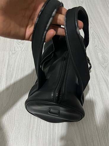 Charles & Keith Charles&Keith