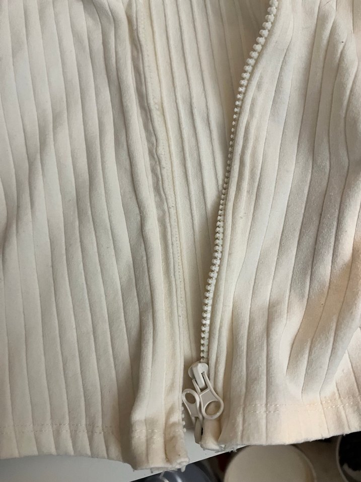 Bershka crop üst - Görsel 4