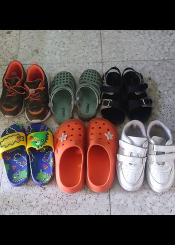 Renkli Tokalı Erkek Çocuk Terlik ve Sandalet