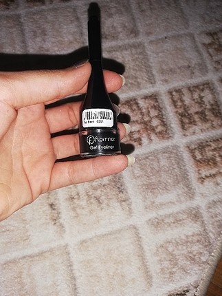 gel eyeliner