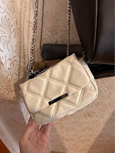 Zincir askılı çapraz çanta - Görsel 4