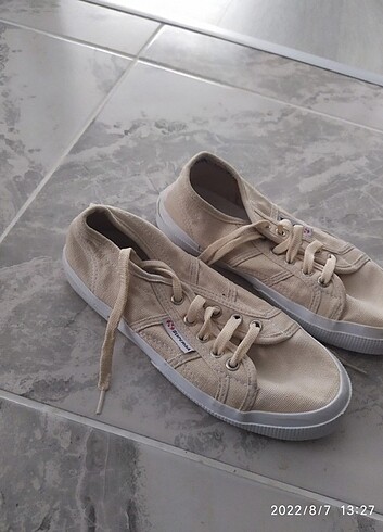 37 Beden Superga 