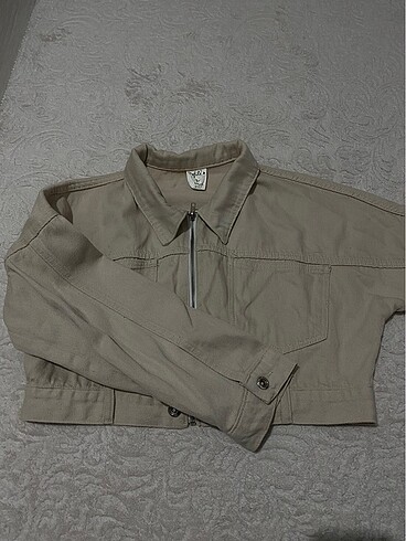 l Beden CROP CEKET