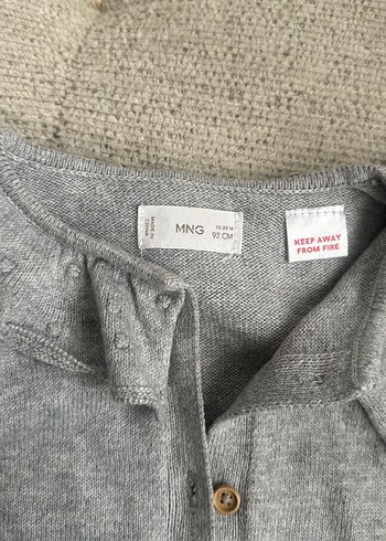 Gri Düğmeli Kız Yün Hırka - Görsel 3