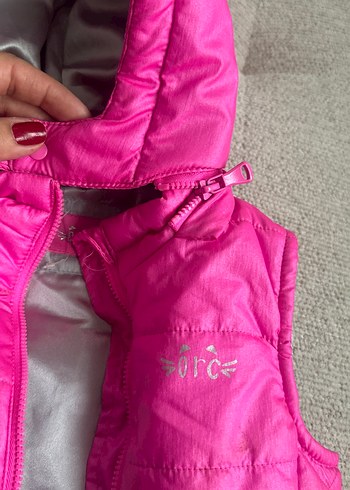 Kız Çocuk Parlak Pembe Kapüşonlu Yelek - Görsel 4