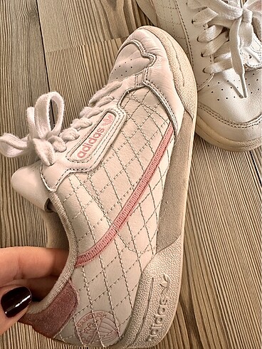 Adidas Yırtık yok