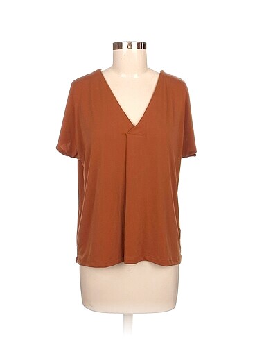 Diğer T-shirt %70 İndirimli.