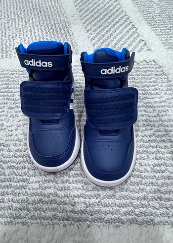 26 Beden Erkek Çocuk Adidas Spor bot