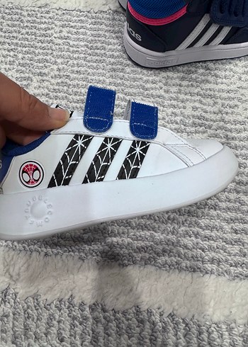 Adidas Renkli Baskılı Beyaz Erkek Çocuk Spor ayakkabı