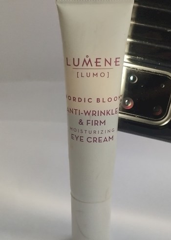  Beden Lumene Lumo Anti-Aging Göz Kremi