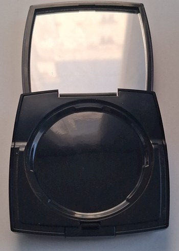 Lancome Belle de Teint - Şeffaf Pürüzsüzleştirici Pudra 05 - Görsel 4