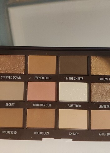 I Heart Revolution Nudes Chocolate Far Paleti 