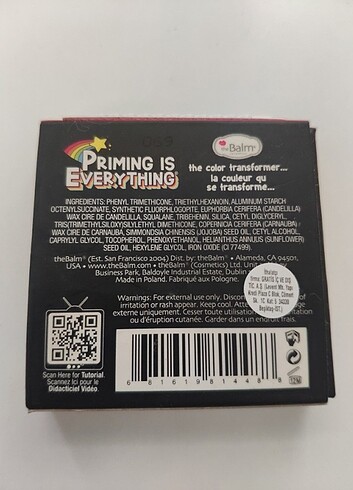 Beden The Balm Priming is Everything Black Eyeshadow Primer Far bazı