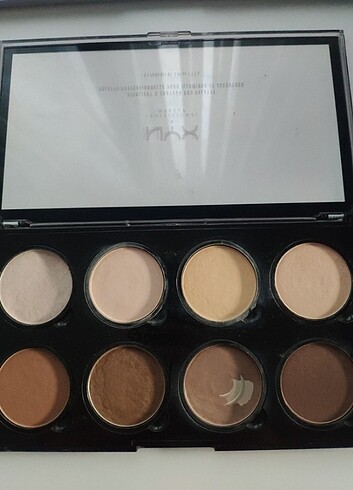 NYX NYX Professional Makeup Highlight & Contour Pro Palette