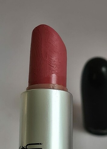  Beden Mac Matte Please Me Ruj