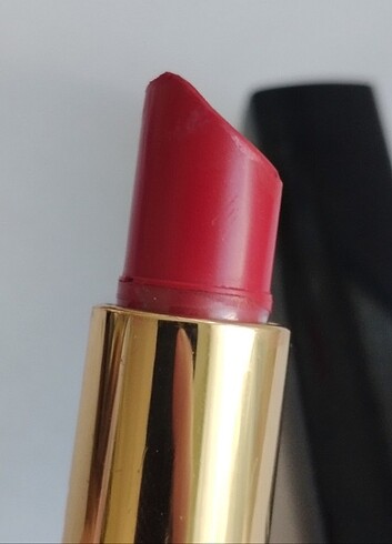Beden kırmızı Renk Chanel Rouge Allure Velvet 40 La Sensuelle