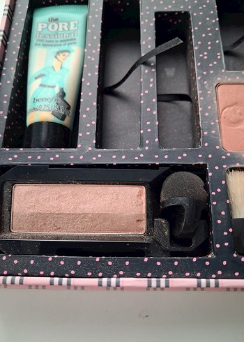 Benefit Beauty School Knockouts
Make Up Kit - Görsel 6