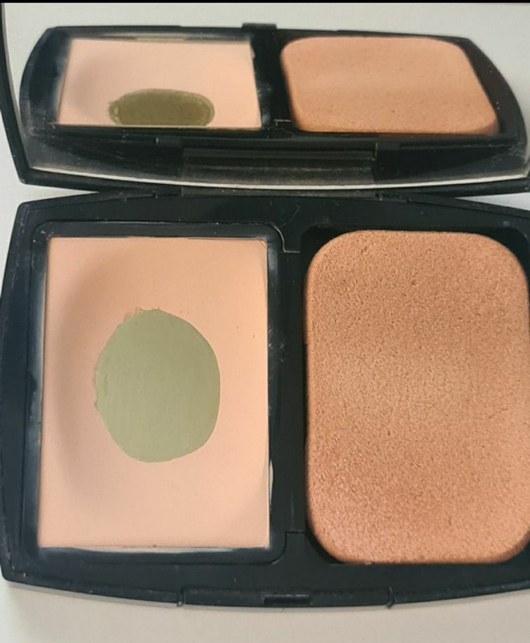 Chanel  Vitalumiere  Compact  Douceur Foundation 12 Beige Rose - Görsel 2
