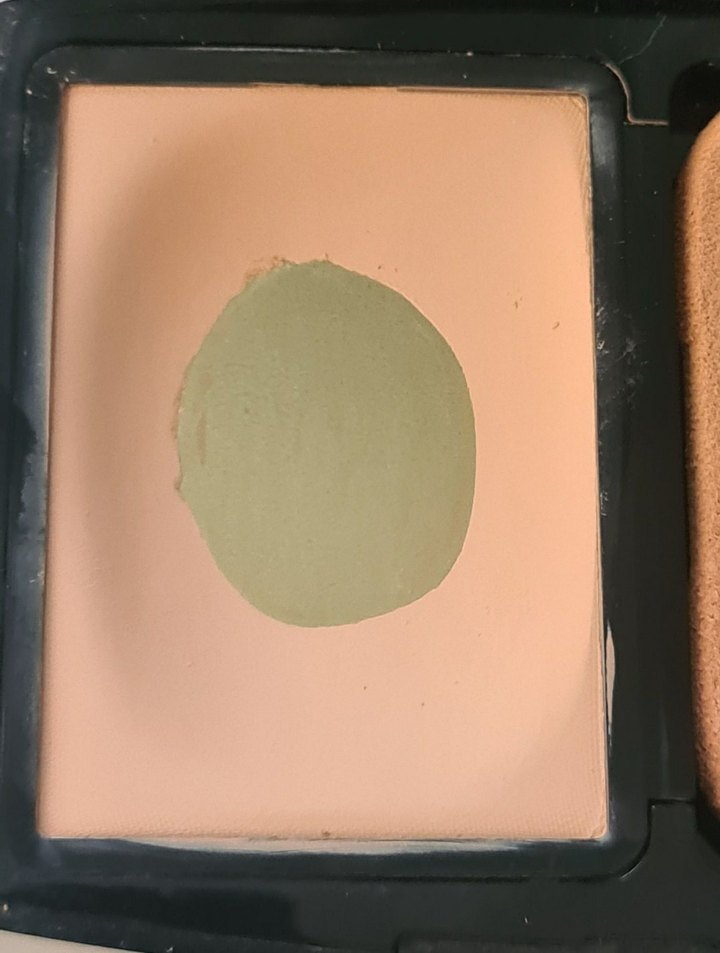 Chanel  Vitalumiere  Compact  Douceur Foundation 12 Beige Rose - Görsel 4