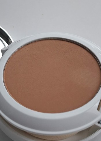 Clinique Beyond Perfecting Powder Foundation + Concealer 9 - Görsel 3