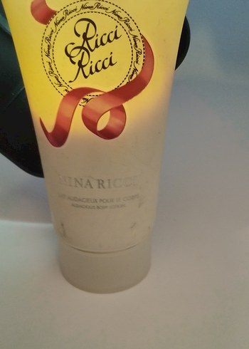 Nina Ricci Vücut Losyonu - Görsel 3