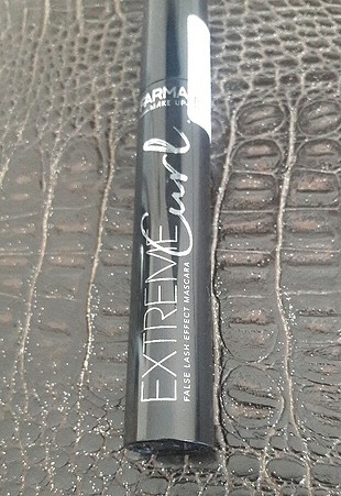 farmasi extreme curl maskara 