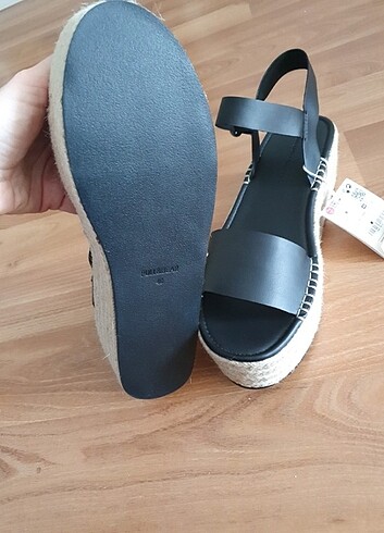 40 Beden siyah Renk Pull &bear sandalet