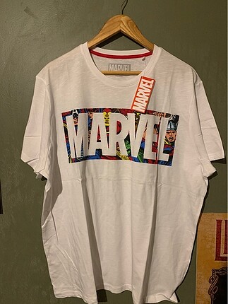 Marvel official T-shirt (unisex)