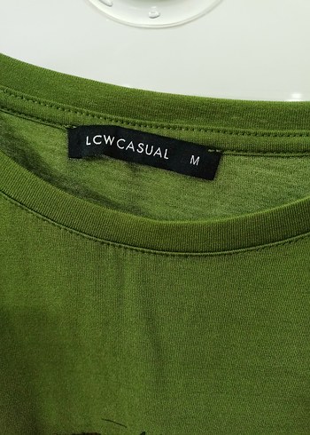 Payet Detaylı Yeşil Kadın Tişört - Görsel 2