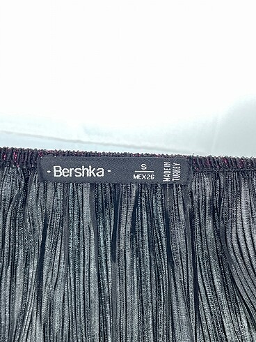 s Beden çeşitli Renk Bershka Bluz %70 İndirimli.