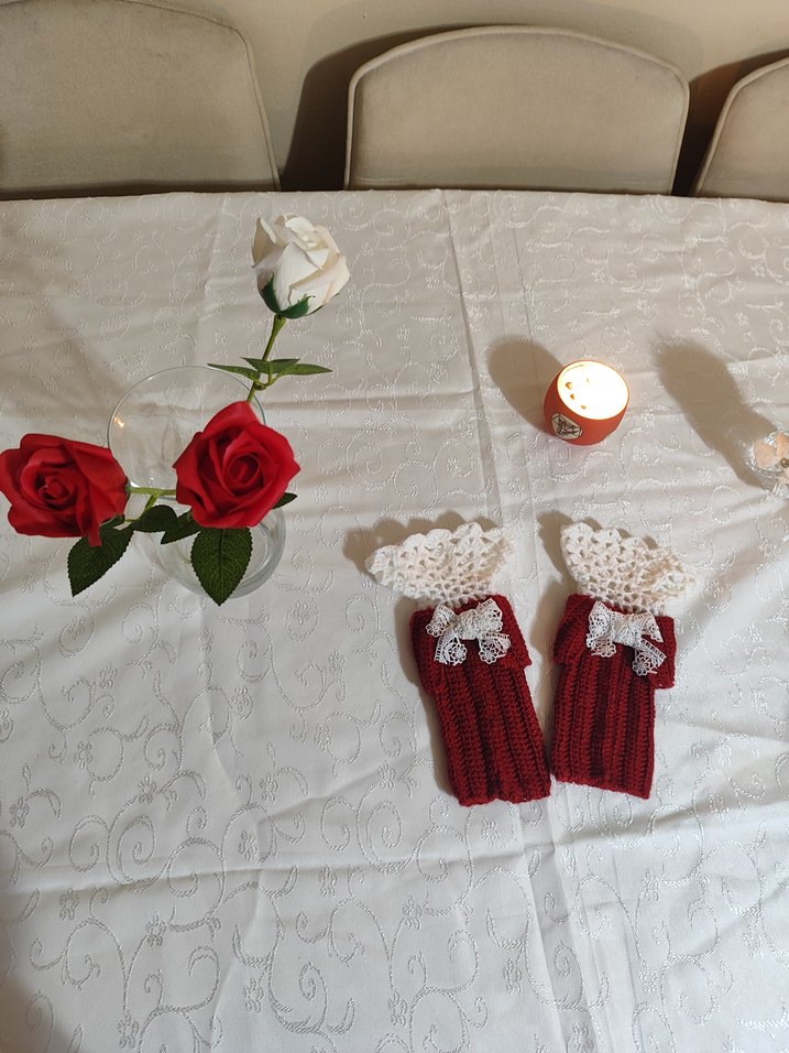 Kırmızı vintage eldiven - Görsel 2
