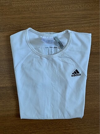 Orjinal adidas tshirt