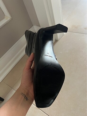 37 Beden siyah Renk Nine west çizme