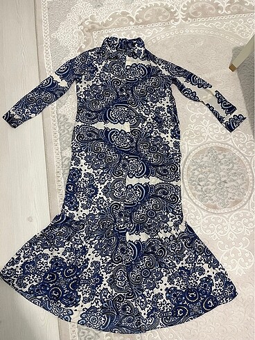 Desenli saten elbise