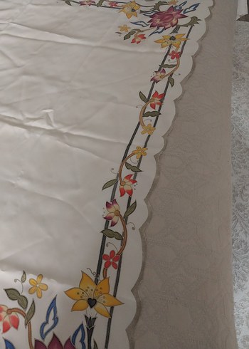 Nakışlı Beyaz Masa Örtüsü - Görsel 4