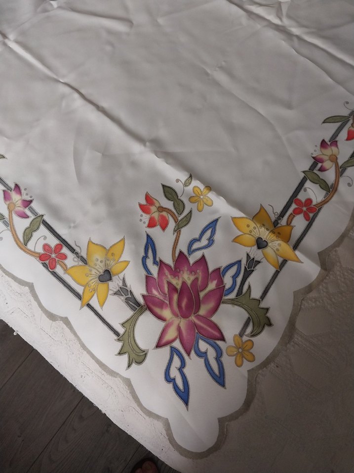 Nakışlı Beyaz Masa Örtüsü - Görsel 2