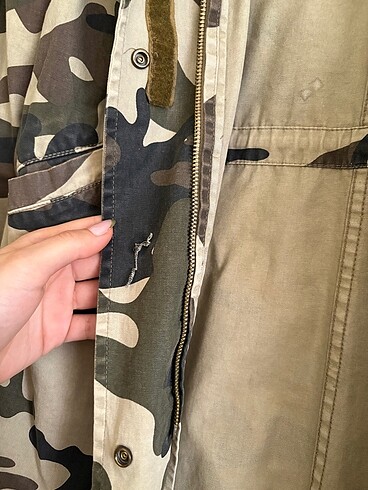 xs Beden yeşil Renk Bershka kamuflaj desenli ceket