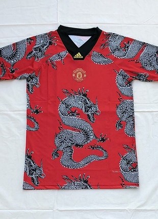 Manchester United ejderhalı forma