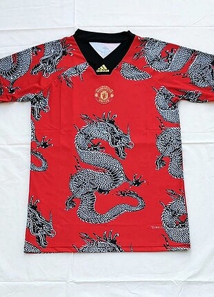 Manchester United ejderhalı forma