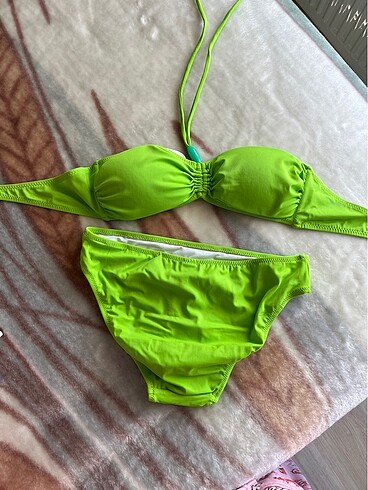 Dolgusuz bikini
