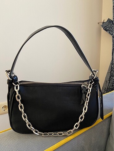 stradivarius siyah baget canta