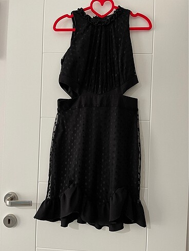 Trendyol & Milla Siyah Bel Dekolteli Puantiyeli Elbise