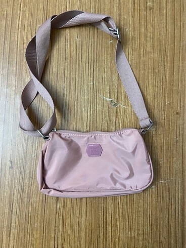 Pembe baget çanta