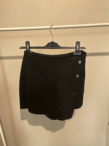 Zara süet dokulu kruvaze mini şort etek