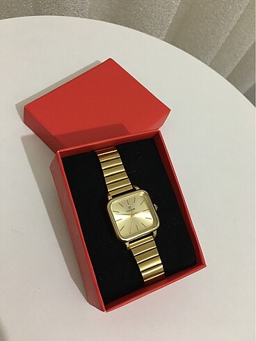 Couseum gold saat