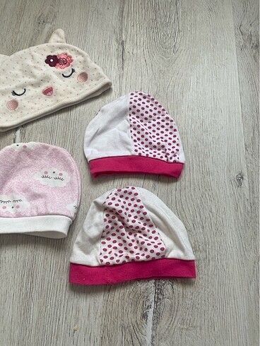 0-3 Ay, 15 cm Beden beyaz Renk Bebek şapka ve önlük