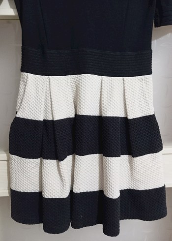 Kadın Siyah Beyaz Çizgili Pilili Mini Elbise - Görsel 5