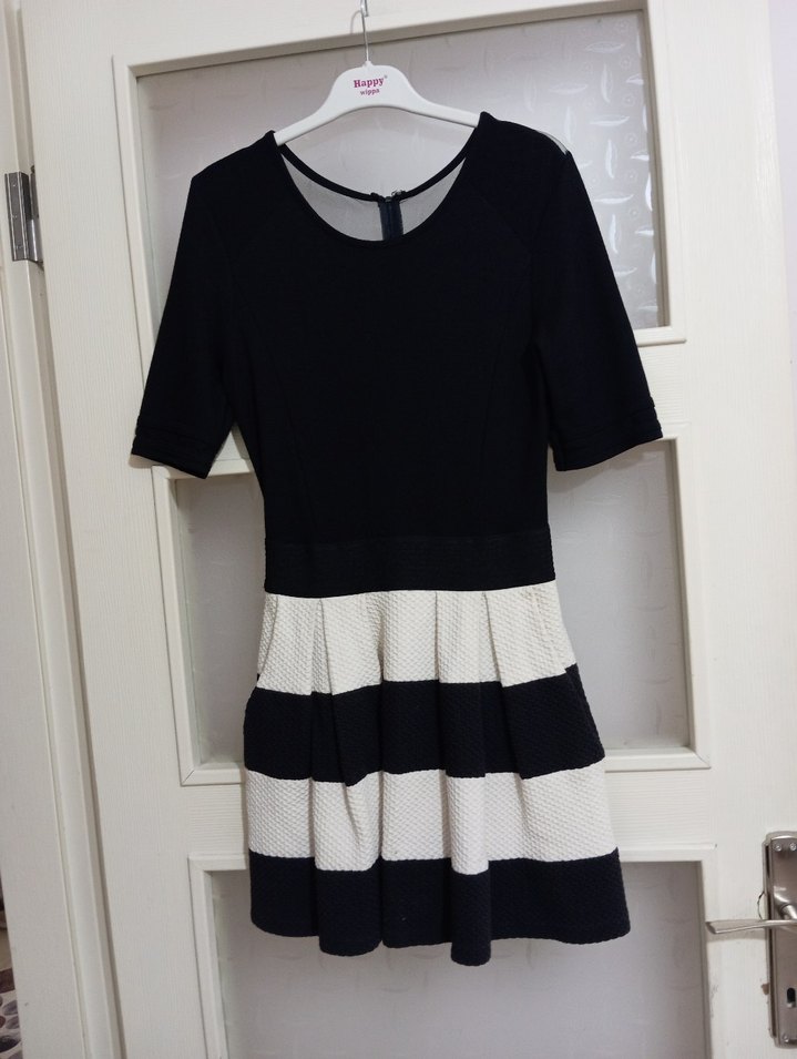 Kadın Siyah Beyaz Çizgili Pilili Mini Elbise - Görsel 2