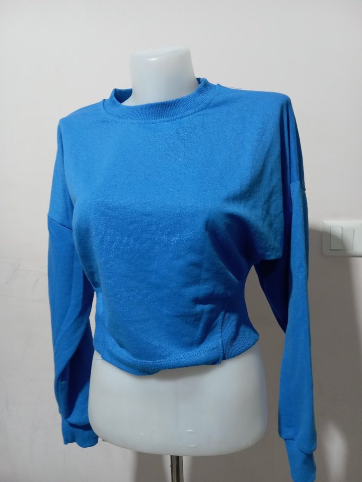 Canlı Mavi Bisiklet Yaka Sweatshirt — görsel 2/7