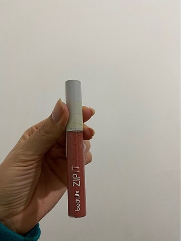 Maybelline Beaulis zip it likit mat ruj 511